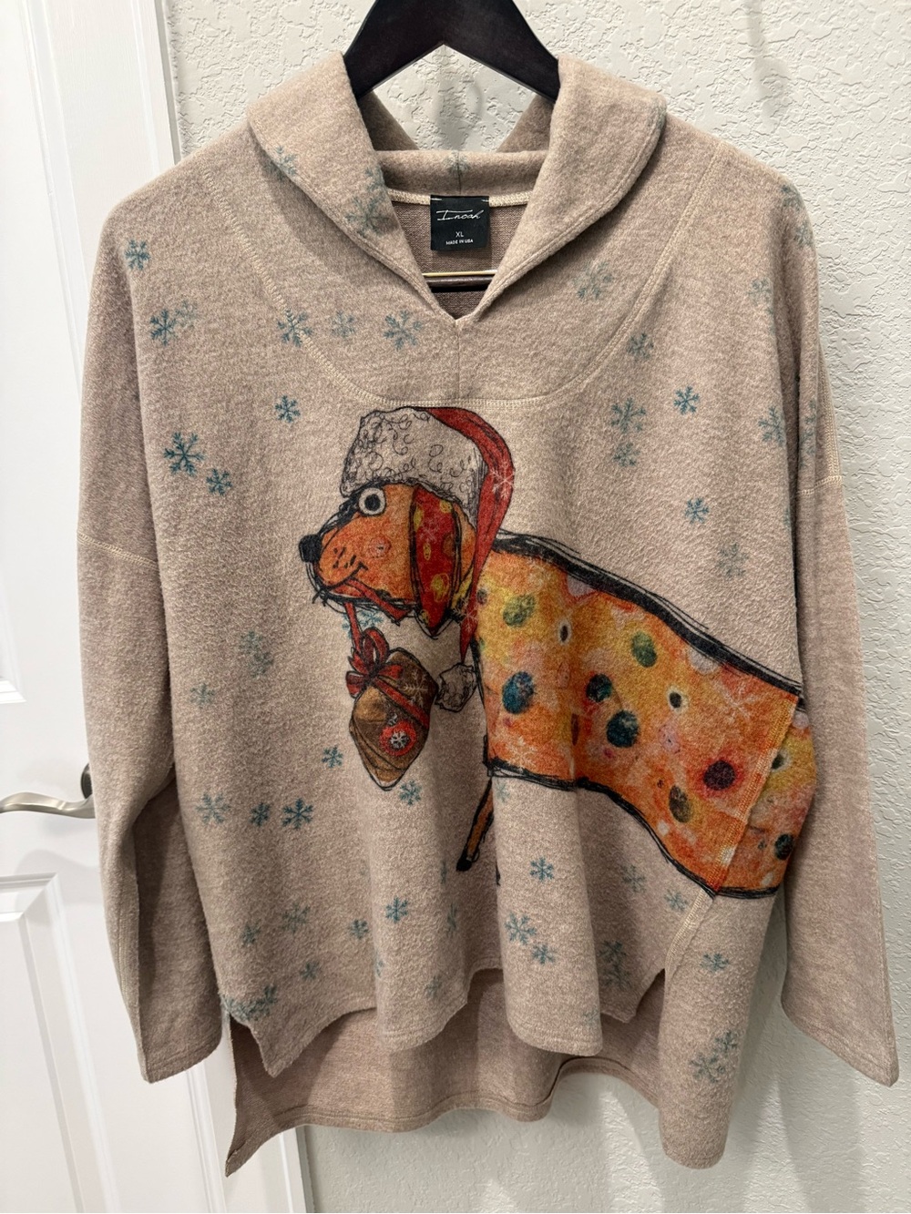 INoah Tan collared Sweater with Festive wrap around Dachshund Graphic